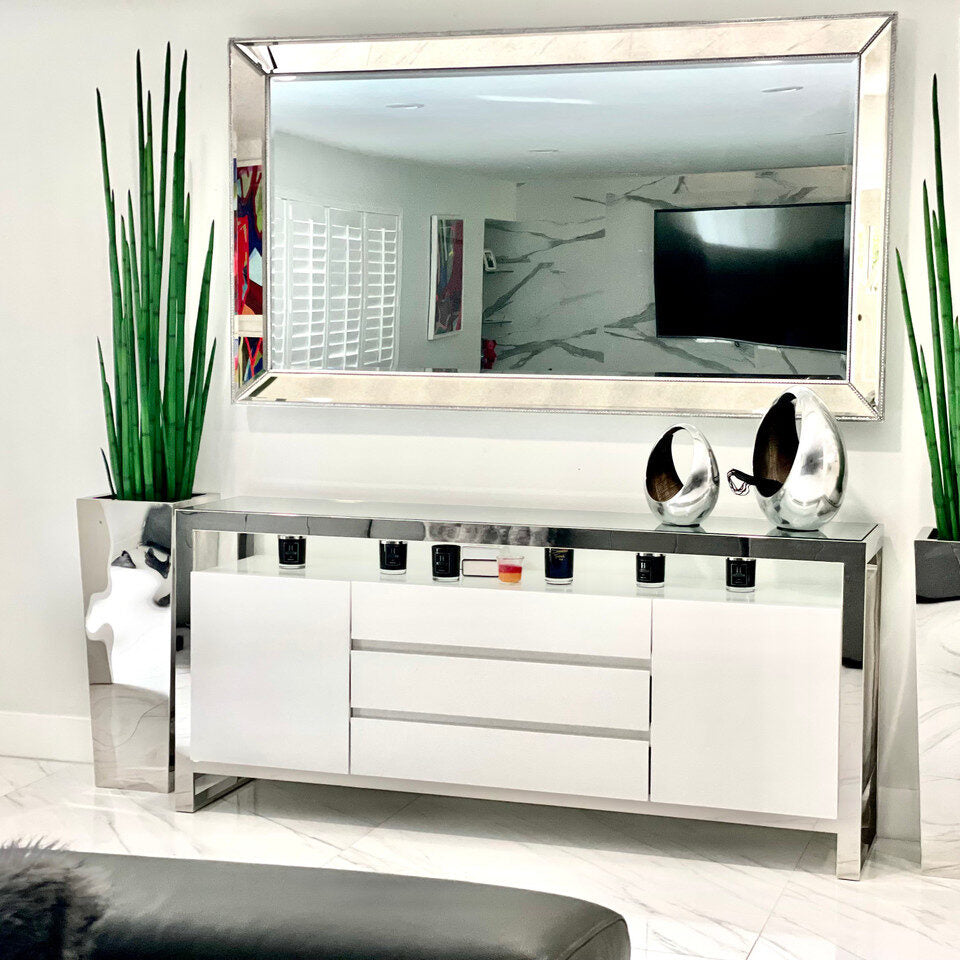 Pot de fleurs cubique en acier inoxydable avec graminées serpent