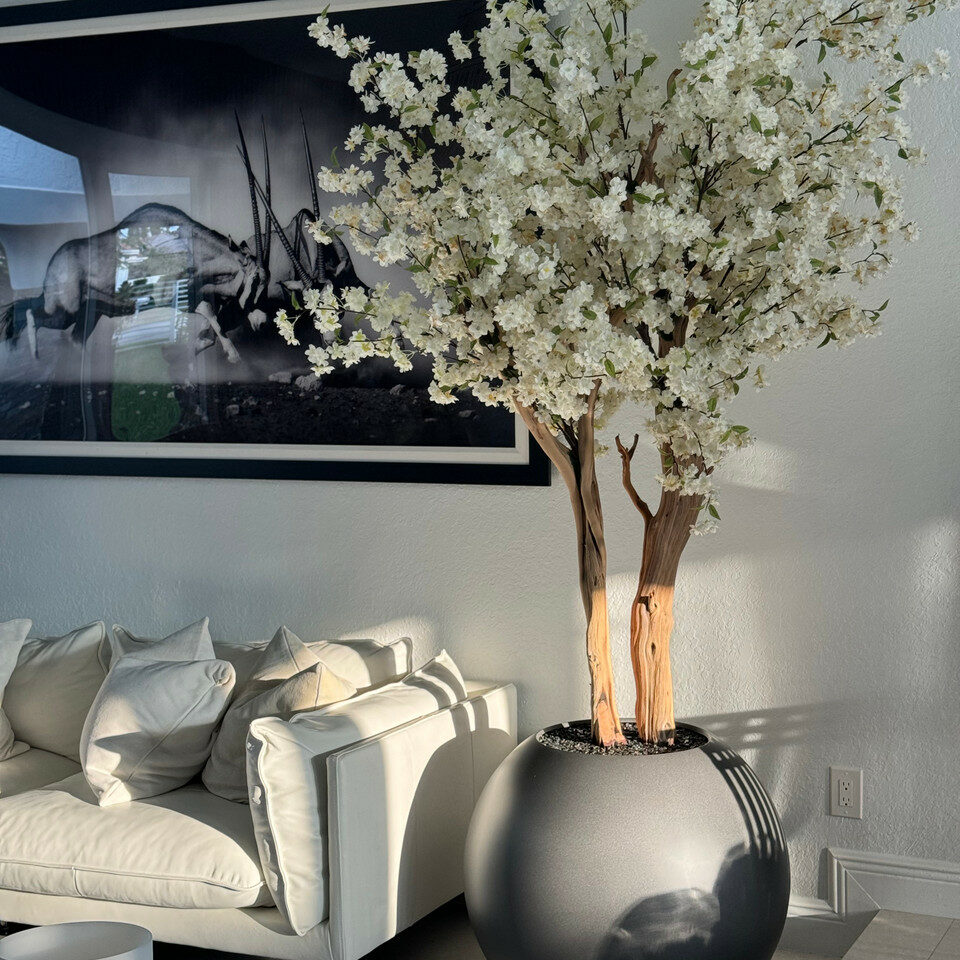 Globe en métal gris anthracite mat avec cerisier en fleurs personnalisé