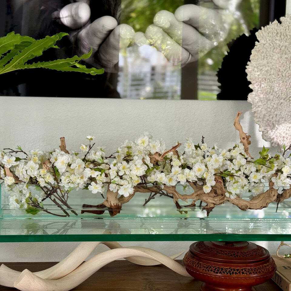 Pot de fleurs en verre Casa Moderna avec fleurs de cerisier