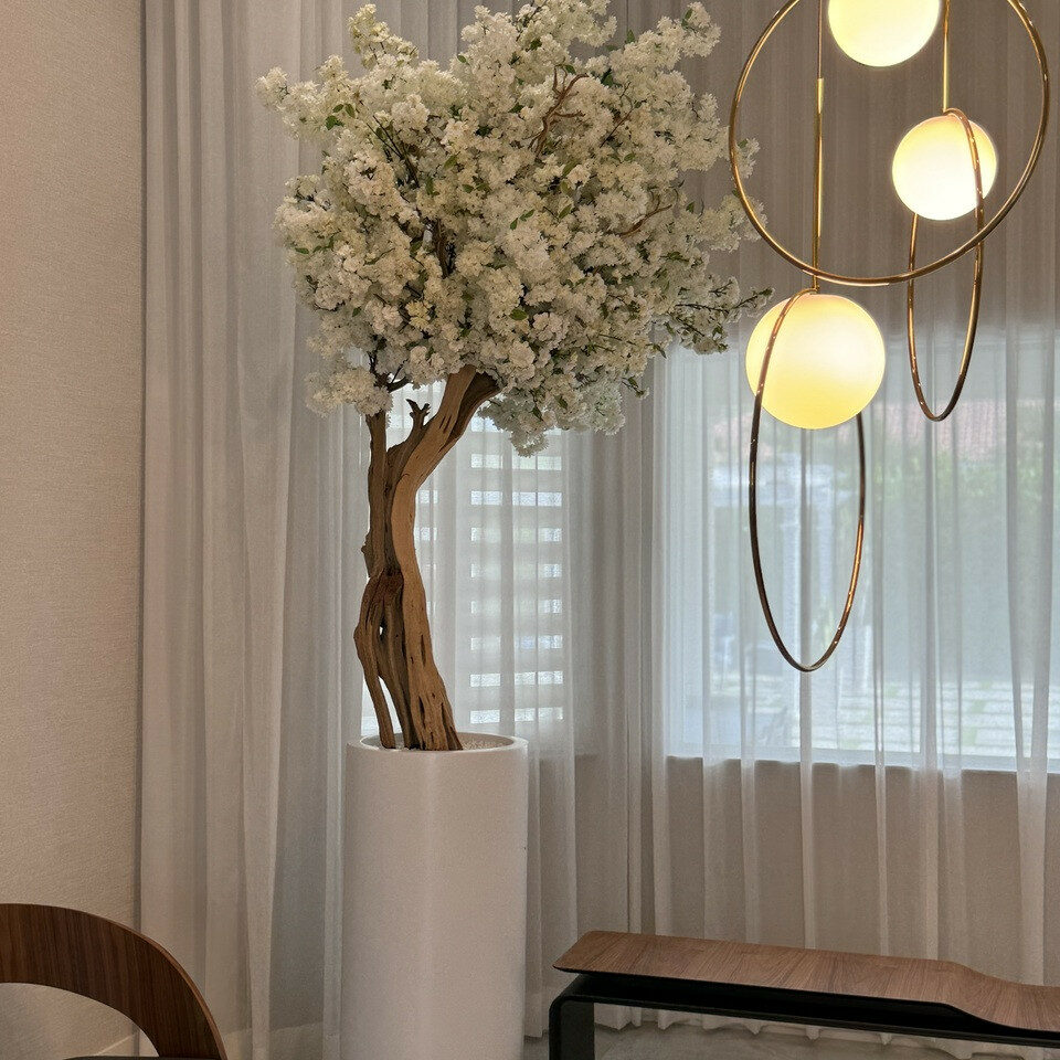 Jardinière St. Tropez beige mat avec cerisier blanc sur mesure