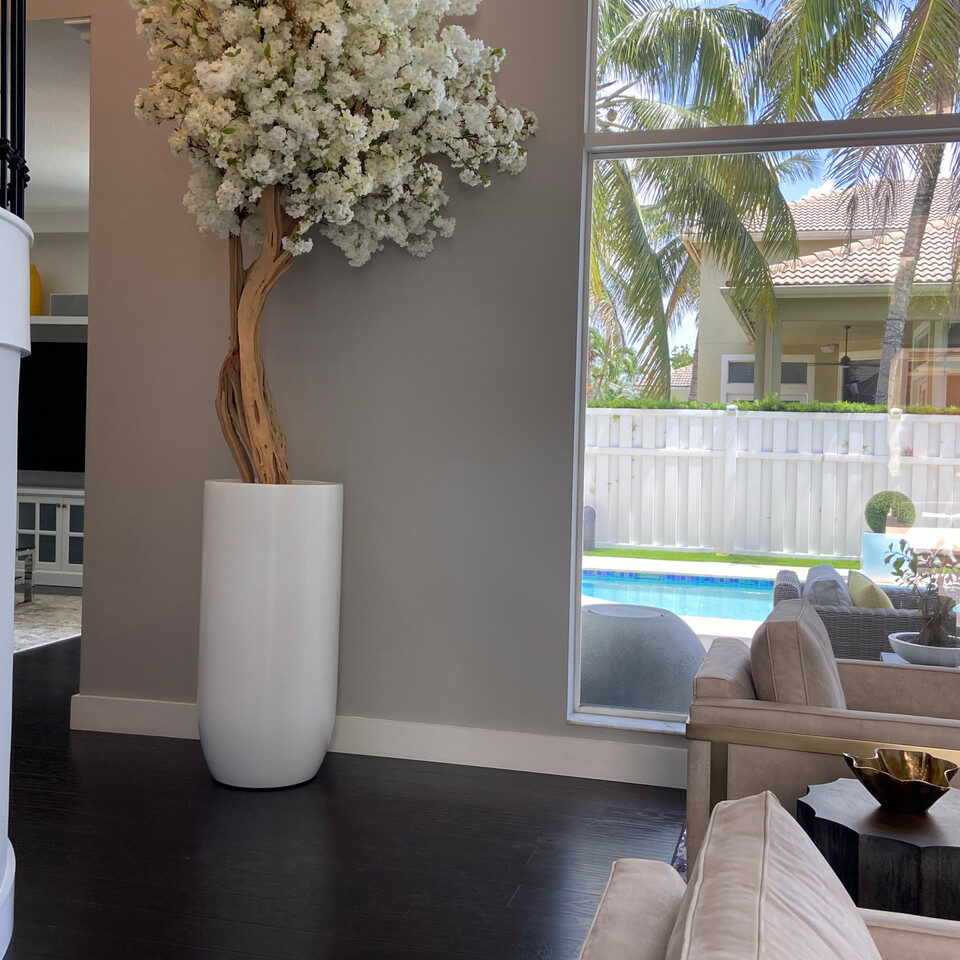 Jardinière St. Tropez beige mat avec cerisier blanc sur mesure