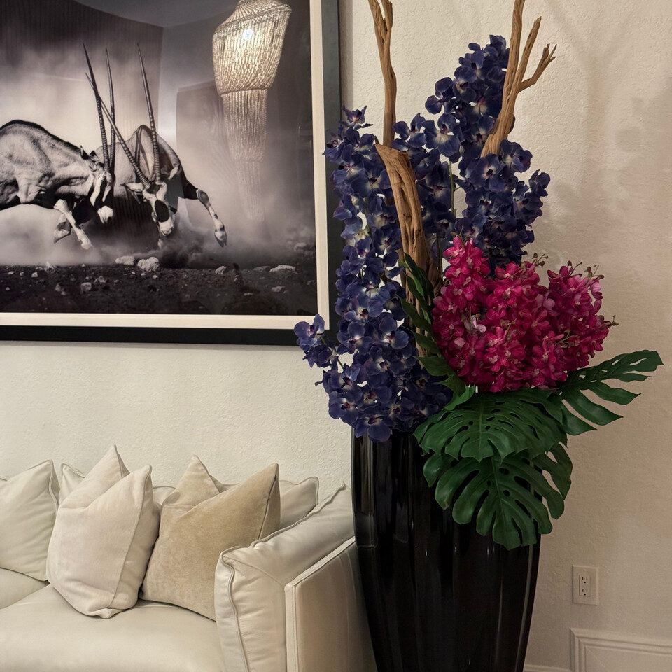 Jardinière San Jose en noir brillant avec orchidées Vanda