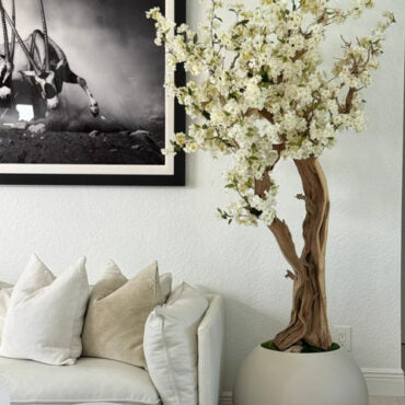 Globe beige mat avec cerisier en fleurs sur mesure