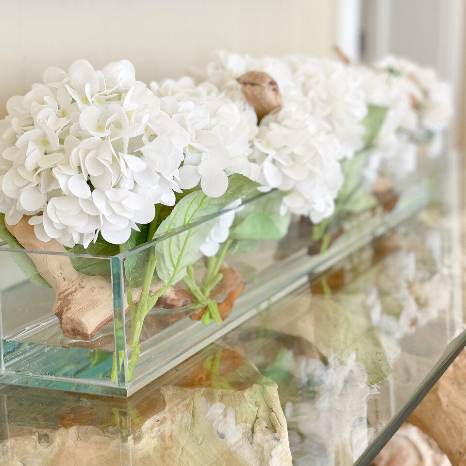 Pot de fleurs en verre Casa Moderna avec hortensias et bois flotté