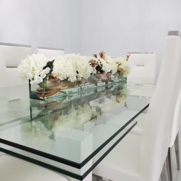 Pot de fleurs en verre Casa Moderna avec hortensias et bois flotté